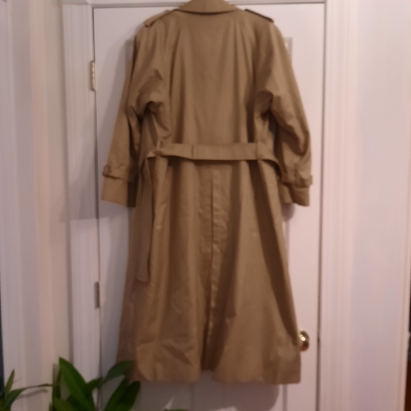 Vintage Burberry Trench Coat - Picture 9 of 15
